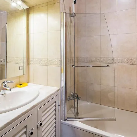 Private 2 Bed In Old Town אלבופיירה